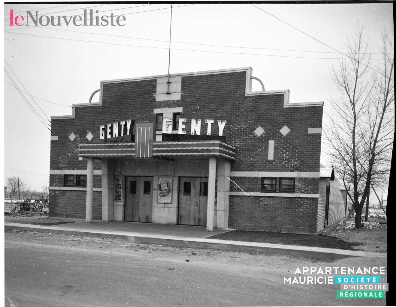 Le théâtre Genty. Il fut inauguré le 24 novembre 1951 avec la présentation du film « La fille et le garçon ». Son propriétaire était Jean-René Beauchesne. Il fut démoli en 1986. Il