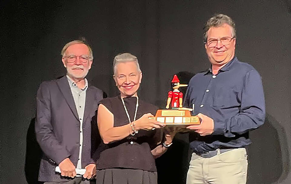 À gauche, Guy Cormier, gagnant 2024.              À droite, Jeanne Leblanc, gagnante 2025.